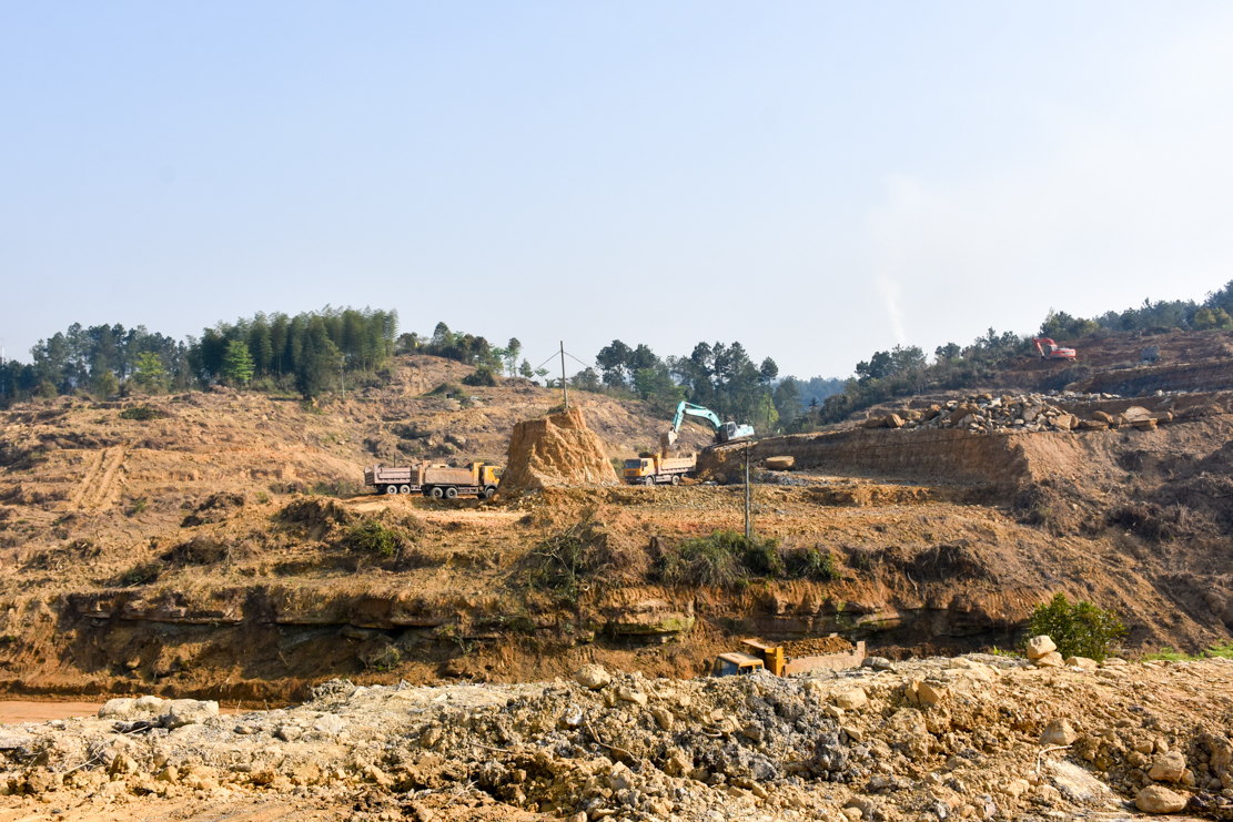 內(nèi)江市副市長(zhǎng)陳朗調(diào)研船石湖運(yùn)動(dòng)特色小鎮(zhèn)(圖1) 內(nèi)江市副市長(zhǎng)陳朗調(diào)研船石湖運(yùn)動(dòng)特色小鎮(zhèn)(圖1)