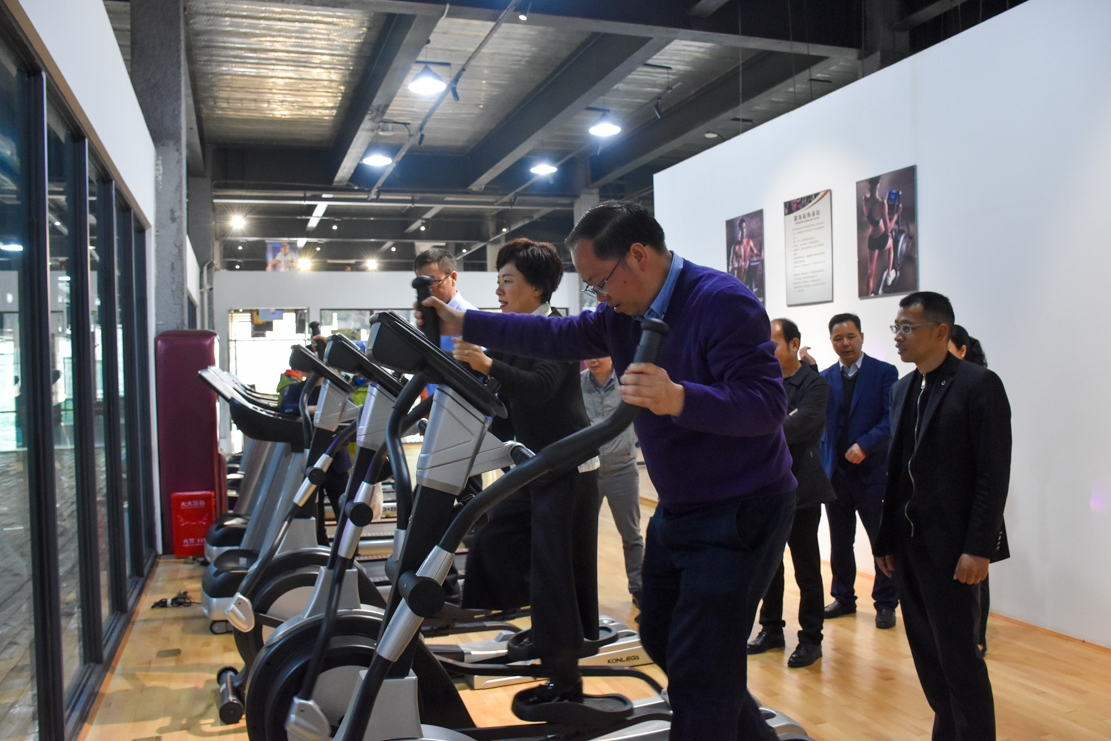 內(nèi)江市副市長(zhǎng)陳朗調(diào)研船石湖運(yùn)動(dòng)特色小鎮(zhèn)(圖5) 內(nèi)江市副市長(zhǎng)陳朗調(diào)研船石湖運(yùn)動(dòng)特色小鎮(zhèn)(圖5)