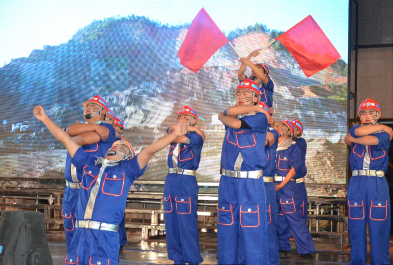 舞動(dòng)激情  歌以詠志