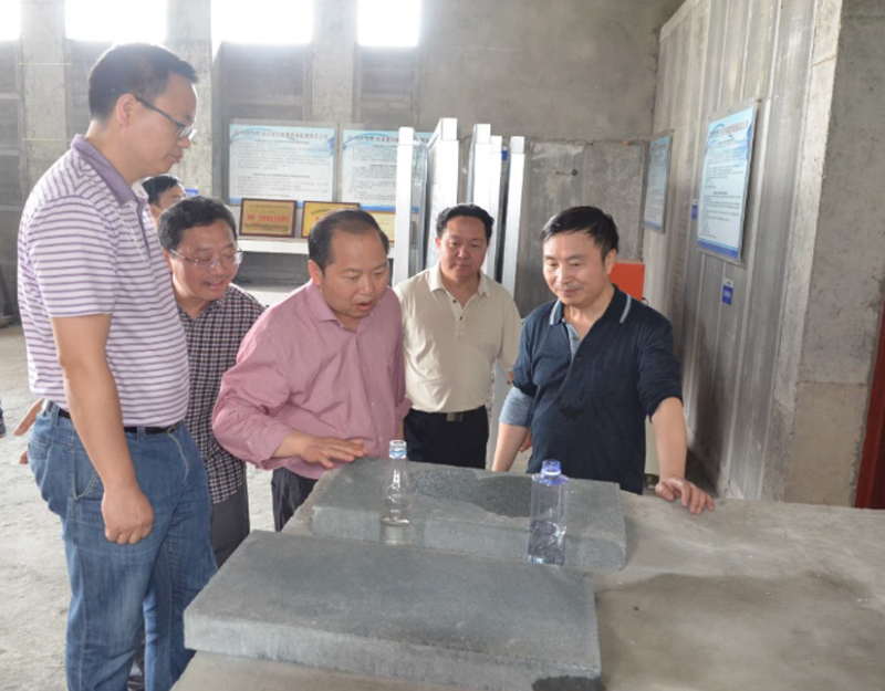 集團(tuán)領(lǐng)導(dǎo)五一勞動(dòng)節(jié)到一線調(diào)研(圖1) 集團(tuán)領(lǐng)導(dǎo)五一勞動(dòng)節(jié)到一線調(diào)研(圖1)