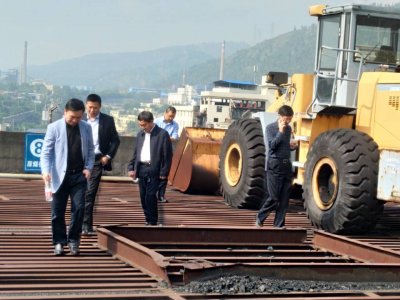 董事長王勁與攀枝花政府就集團攀西地區(qū)發(fā)展進行座談