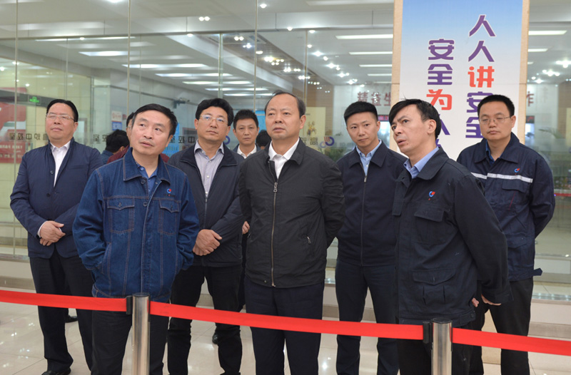 內(nèi)江市委書記馬波調(diào)研川威指出:堅(jiān)決支持川威(圖3) 內(nèi)江市委書記馬波調(diào)研川威指出:堅(jiān)決支持川威(圖3)