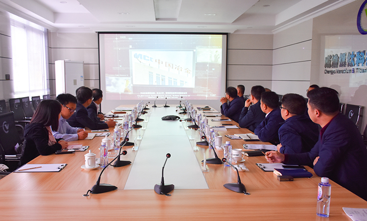 大西洋集團(tuán)總工程師蔣勇一行蒞臨川威集團(tuán)釩鈦科技考察調(diào)研(圖6) 大西洋集團(tuán)總工程師蔣勇一行蒞臨川威集團(tuán)釩鈦科技考察調(diào)研(圖6)