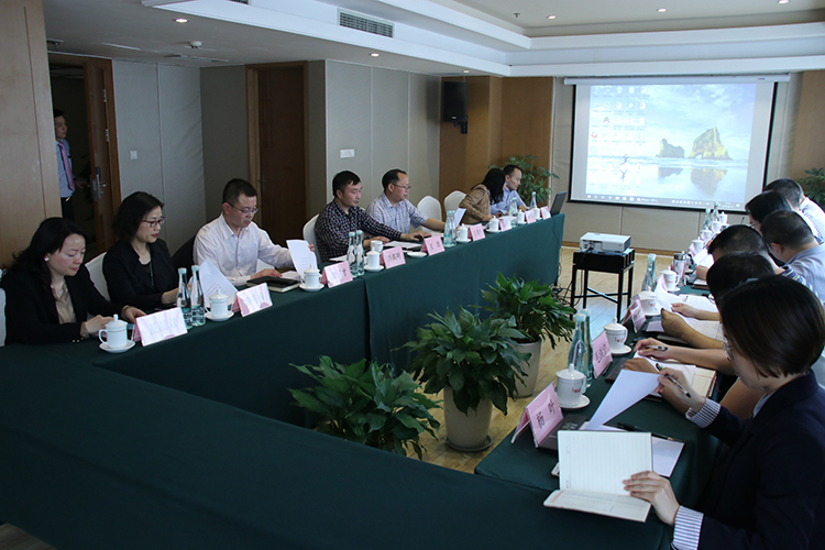 仁壽縣縣委副書記顧貴鵬蒞臨川威集團(tuán)考察交流(圖4) 仁壽縣縣委副書記顧貴鵬蒞臨川威集團(tuán)考察交流(圖4)