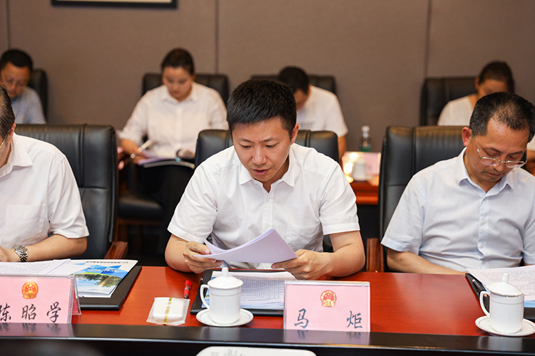 省人大常委會(huì)鄭樹全一行蒞臨川威連界基地參觀考察(圖7) 省人大常委會(huì)鄭樹全一行蒞臨川威連界基地參觀考察(圖7)