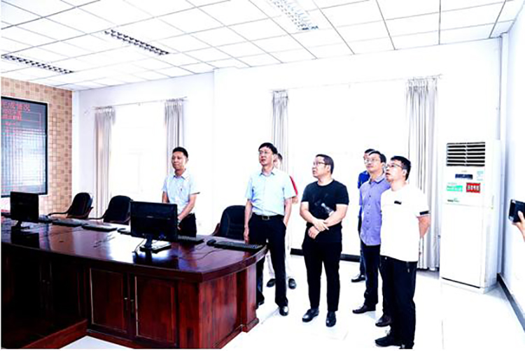 增強(qiáng)互信,深化合作,互利共贏—華融資產(chǎn)云南分公司副總經(jīng)理李國新到星船城公(圖3) 增強(qiáng)互信,深化合作,互利共贏—華融資產(chǎn)云南分公司副總經(jīng)理李國新到星船城公(圖3)