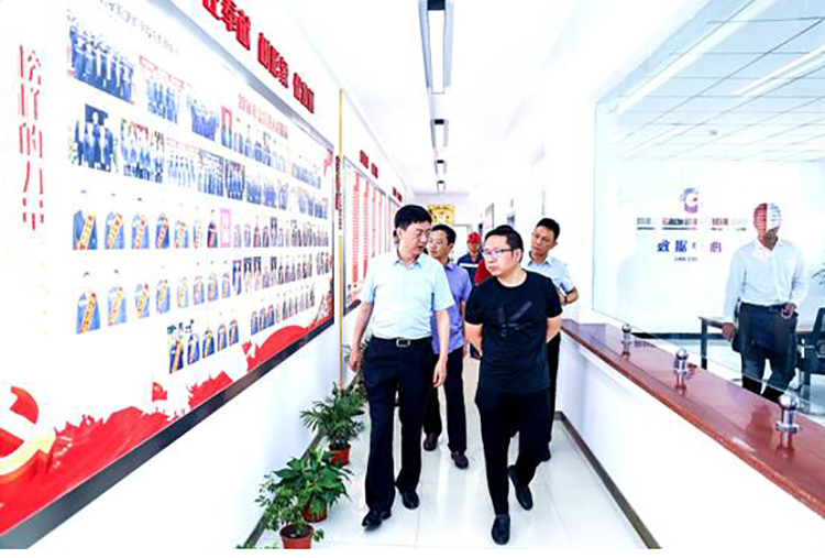 增強(qiáng)互信,深化合作,互利共贏—華融資產(chǎn)云南分公司副總經(jīng)理李國新到星船城公(圖8) 增強(qiáng)互信,深化合作,互利共贏—華融資產(chǎn)云南分公司副總經(jīng)理李國新到星船城公(圖8)