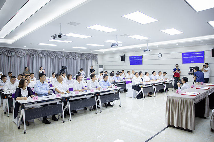 深化銀企合作 共謀互利雙贏(圖1) 深化銀企合作 共謀互利雙贏(圖1)