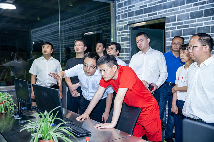 新加坡PSU集團等五家公司聯(lián)袂到川威集團連界基地參觀交流(圖3) 新加坡PSU集團等五家公司聯(lián)袂到川威集團連界基地參觀交流(圖3)