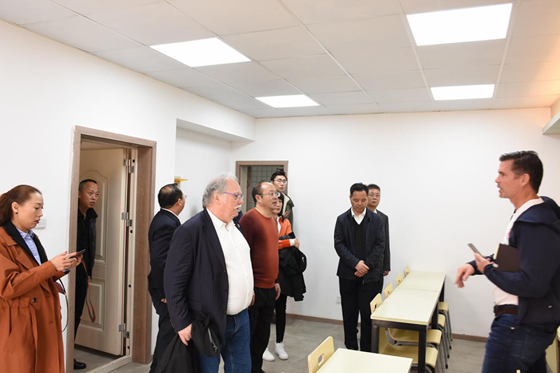 德國法蘭克福足球俱樂部蒞臨船石湖 運動特色小鎮(zhèn)考察交流(圖3) 德國法蘭克福足球俱樂部蒞臨船石湖 運動特色小鎮(zhèn)考察交流(圖3)