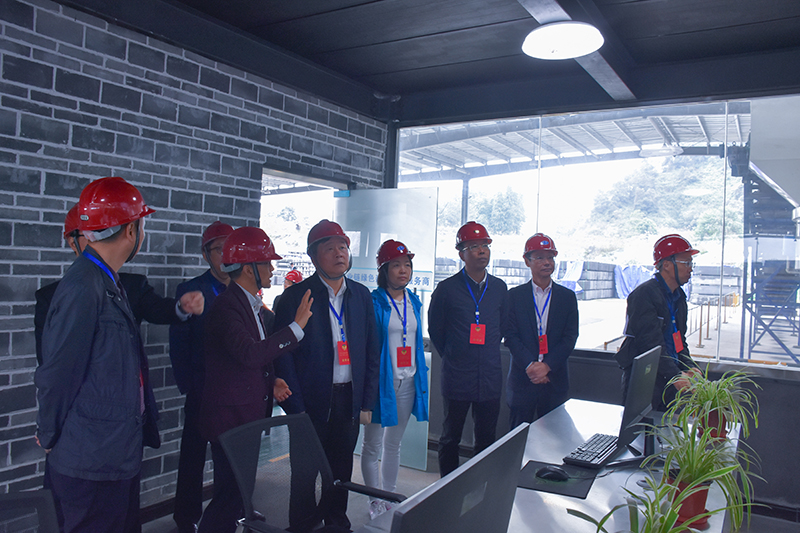 內(nèi)江市政協(xié)副主席黃俊偉一行調(diào)研川威集團(tuán)連界基地(圖2) 內(nèi)江市政協(xié)副主席黃俊偉一行調(diào)研川威集團(tuán)連界基地(圖2)