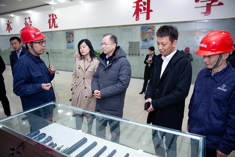 天津東疆保稅港區(qū)管委會(huì)副主任白新宇一行蒞臨川威洽談合作(圖5) 天津東疆保稅港區(qū)管委會(huì)副主任白新宇一行蒞臨川威洽談合作(圖5)