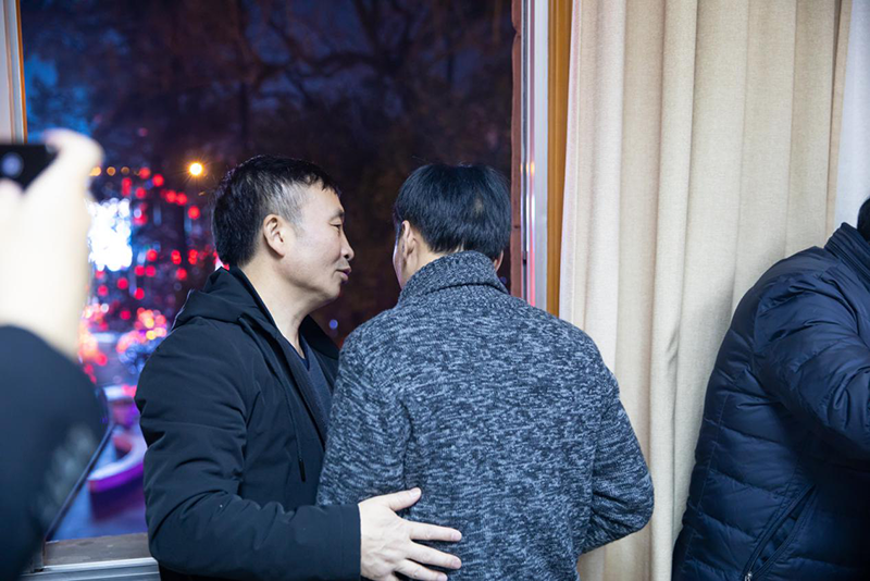 王勁董事長大年三十晚親臨燈會現(xiàn)場送祝福(圖11) 王勁董事長大年三十晚親臨燈會現(xiàn)場送祝福(圖11)