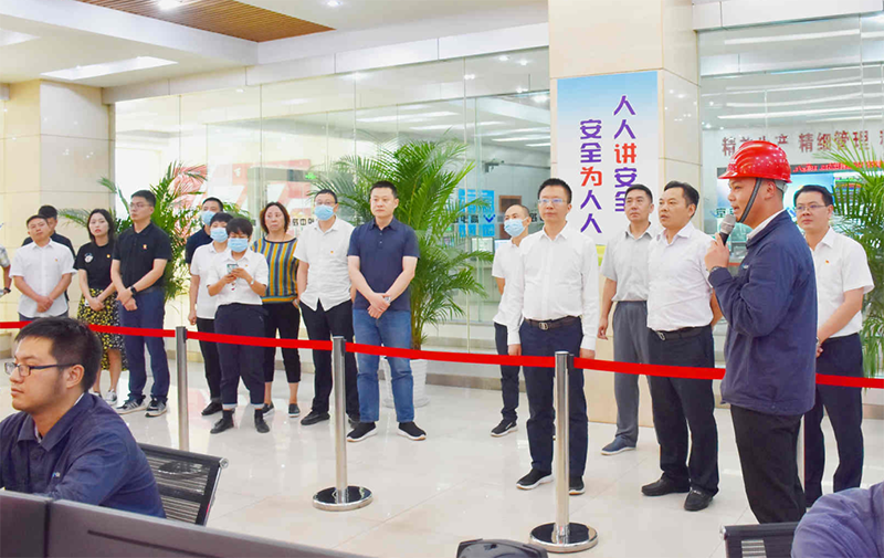 省委第十一巡視組來川威集團(tuán)連界基地調(diào)研(圖1) 省委第十一巡視組來川威集團(tuán)連界基地調(diào)研(圖1)