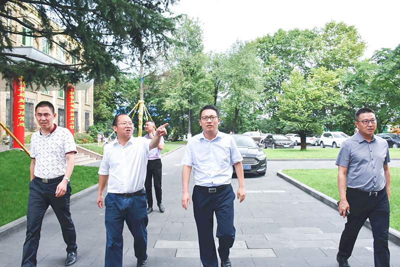 山東高速四川產(chǎn)業(yè)公司到川威考察交流(圖3) 山東高速四川產(chǎn)業(yè)公司到川威考察交流(圖3)