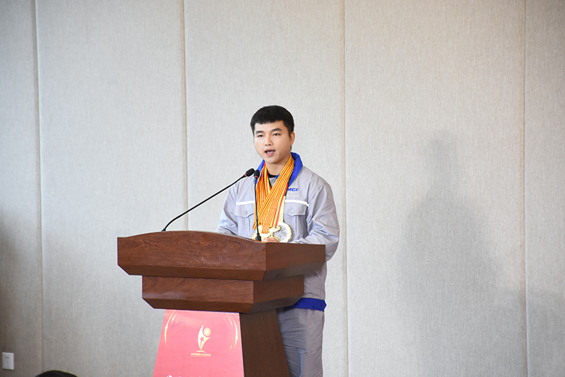 四川省勞模工匠宣講團(tuán)走進(jìn)川威(圖9) 四川省勞模工匠宣講團(tuán)走進(jìn)川威(圖9)