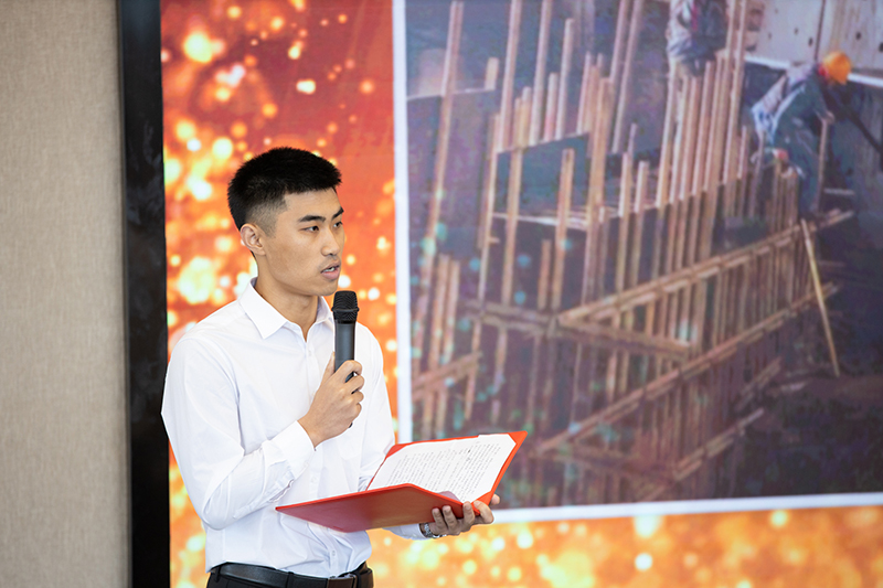 集團公司舉行“創(chuàng)造奇跡追求卓越”演講比賽(圖3) 集團公司舉行“創(chuàng)造奇跡追求卓越”演講比賽(圖3)