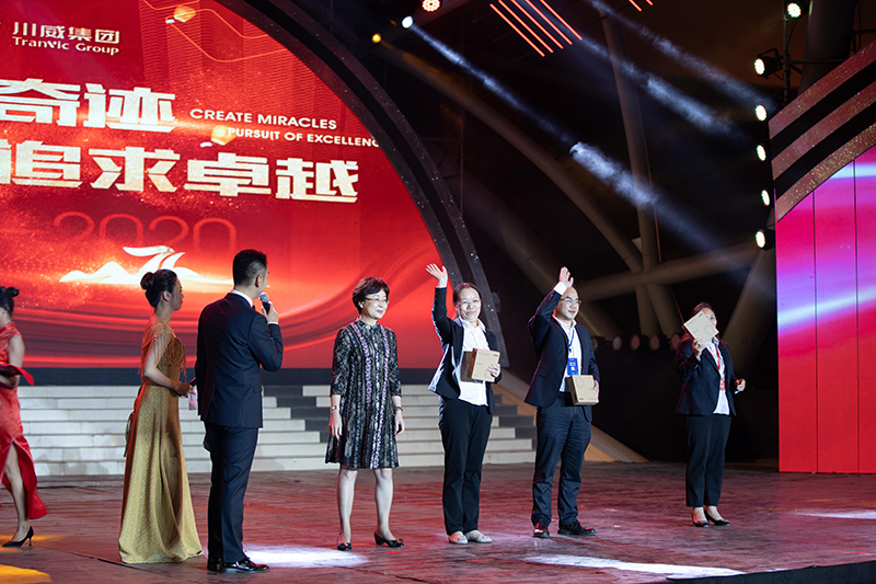 集團(tuán)公司舉行2020迎中秋慶國慶文藝晚會(huì)(圖2) 集團(tuán)公司舉行2020迎中秋慶國慶文藝晚會(huì)(圖2)