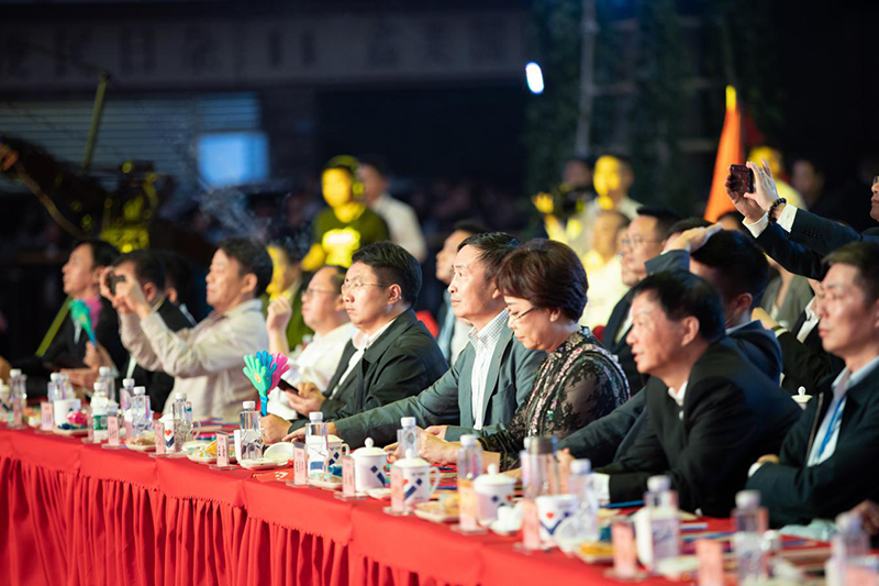 集團(tuán)公司舉行2020迎中秋慶國慶文藝晚會(huì)(圖7) 集團(tuán)公司舉行2020迎中秋慶國慶文藝晚會(huì)(圖7)