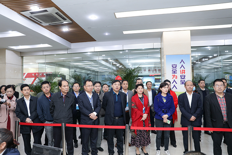 省總工會(huì)副主席苗勇率市州調(diào)研組專題調(diào)研川威集團(tuán)企業(yè)職工之家陣地建設(shè)情況(圖3)