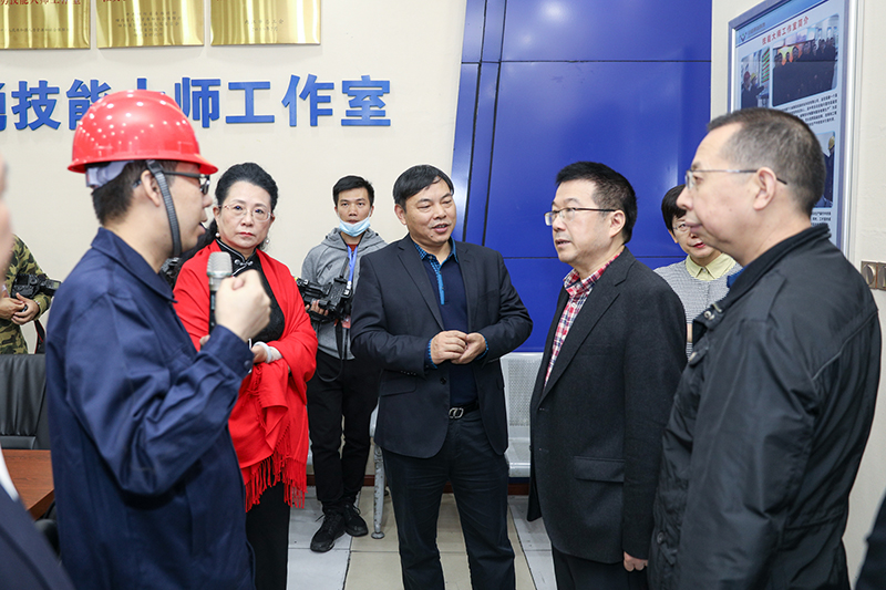 省總工會(huì)副主席苗勇率市州調(diào)研組專題調(diào)研川威集團(tuán)企業(yè)職工之家陣地建設(shè)情況(圖5)