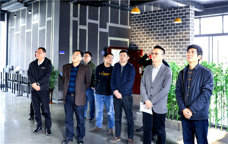 四川省住房城鄉(xiāng)建設(shè)廳蒞臨川威集團(tuán)連界基地調(diào)研(圖2) 四川省住房城鄉(xiāng)建設(shè)廳蒞臨川威集團(tuán)連界基地調(diào)研(圖2)
