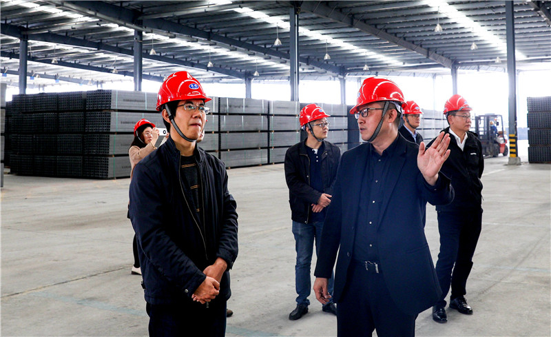 四川省住房城鄉(xiāng)建設(shè)廳蒞臨川威集團(tuán)連界基地調(diào)研(圖3) 四川省住房城鄉(xiāng)建設(shè)廳蒞臨川威集團(tuán)連界基地調(diào)研(圖3)