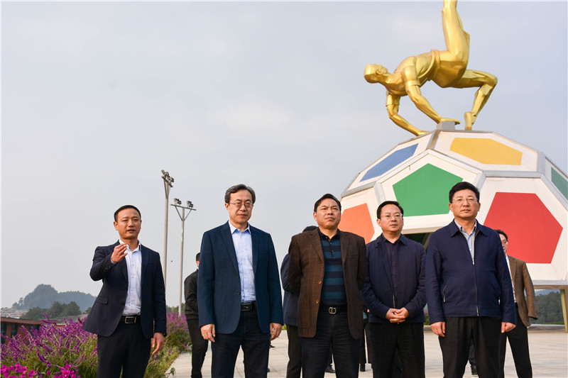 省總工會領(lǐng)導(dǎo)一行到川威連界基地調(diào)研(圖1) 省總工會領(lǐng)導(dǎo)一行到川威連界基地調(diào)研(圖1)