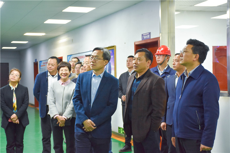 省總工會領(lǐng)導(dǎo)一行到川威連界基地調(diào)研(圖2) 省總工會領(lǐng)導(dǎo)一行到川威連界基地調(diào)研(圖2)