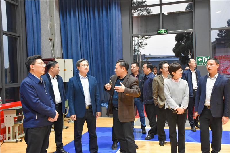 省總工會領(lǐng)導(dǎo)一行到川威連界基地調(diào)研(圖3) 省總工會領(lǐng)導(dǎo)一行到川威連界基地調(diào)研(圖3)