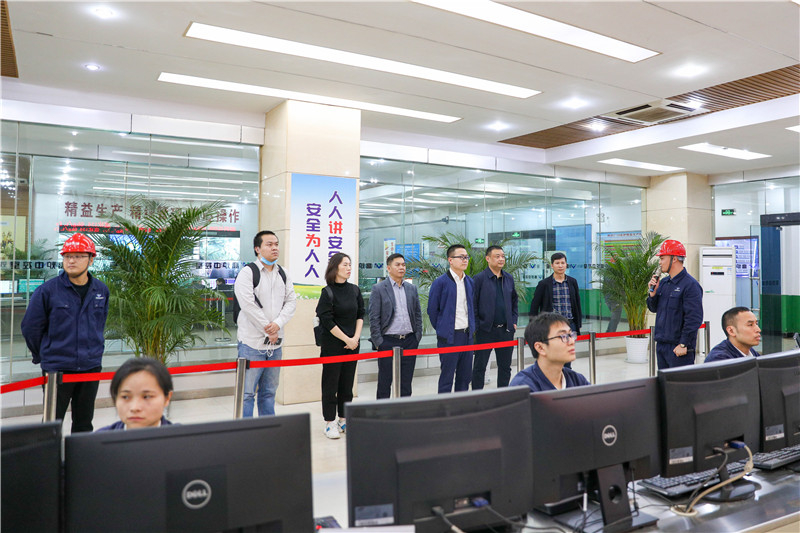 中鐵大橋局集團(tuán)到川威連界基地調(diào)研(圖1) 中鐵大橋局集團(tuán)到川威連界基地調(diào)研(圖1)