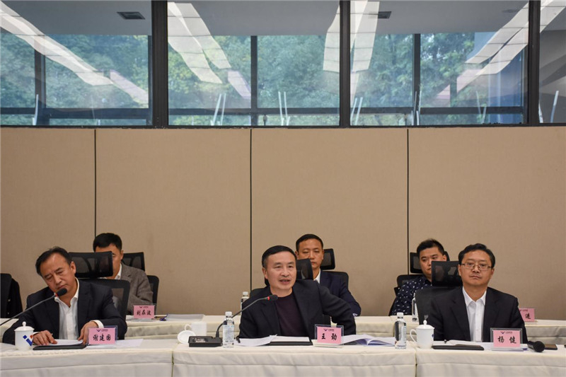 市政協(xié)主席康俊一行到川威召開“十四五”氫能產(chǎn)業(yè)發(fā)展調(diào)研座談會(圖2) 市政協(xié)主席康俊一行到川威召開“十四五”氫能產(chǎn)業(yè)發(fā)展調(diào)研座談會(圖2)