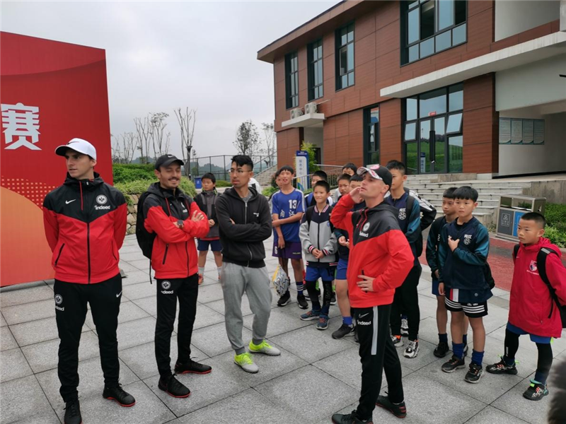 法蘭克福足球青訓(xùn)中心08梯隊(duì)喜獲省冠(圖2) 法蘭克福足球青訓(xùn)中心08梯隊(duì)喜獲省冠(圖2)