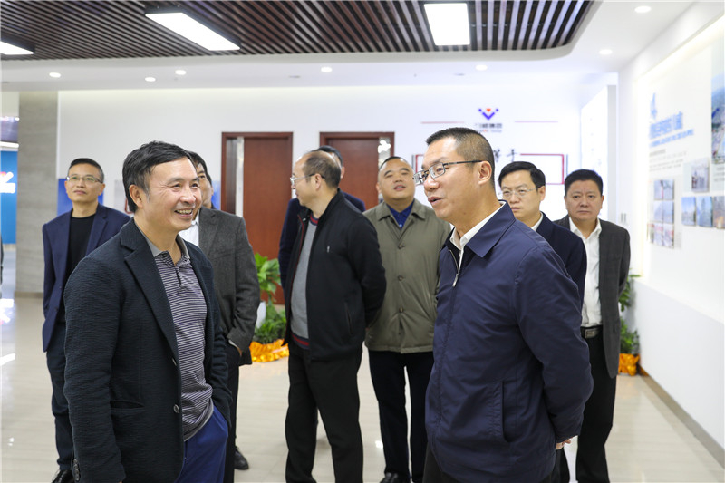 威遠縣委書記蘭徐率隊到川威連界基地調(diào)研(圖1) 威遠縣委書記蘭徐率隊到川威連界基地調(diào)研(圖1)