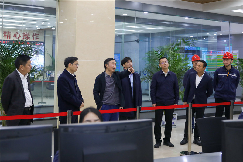 威遠縣委書記蘭徐率隊到川威連界基地調(diào)研(圖3) 威遠縣委書記蘭徐率隊到川威連界基地調(diào)研(圖3)