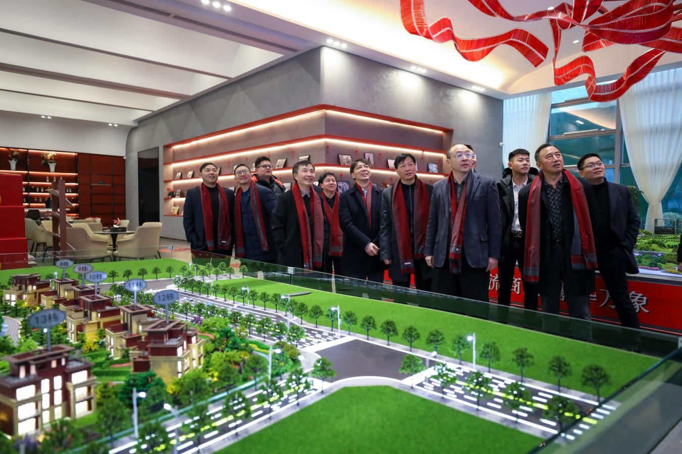 集團(tuán)公司開展新春慰問活動暨迎新春座談會(圖1) 集團(tuán)公司開展新春慰問活動暨迎新春座談會(圖1)