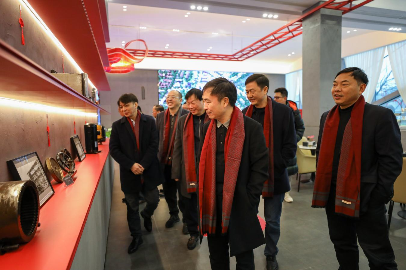 集團(tuán)公司開展新春慰問活動暨迎新春座談會(圖3) 集團(tuán)公司開展新春慰問活動暨迎新春座談會(圖3)