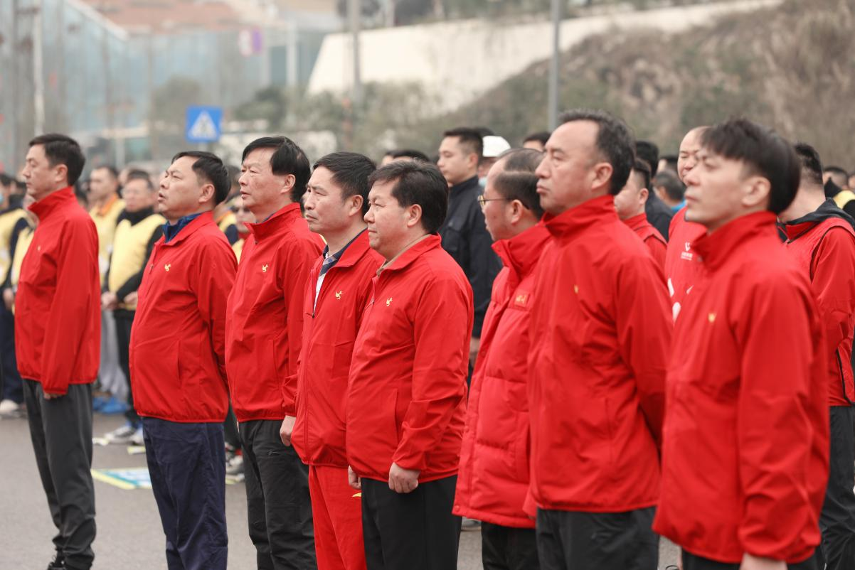 堅(jiān)守底線 砥礪前行 ——川威員工自發(fā)組織2022年迎新春全民健身跑(圖2) 堅(jiān)守底線 砥礪前行 ——川威員工自發(fā)組織2022年迎新春全民健身跑(圖2)