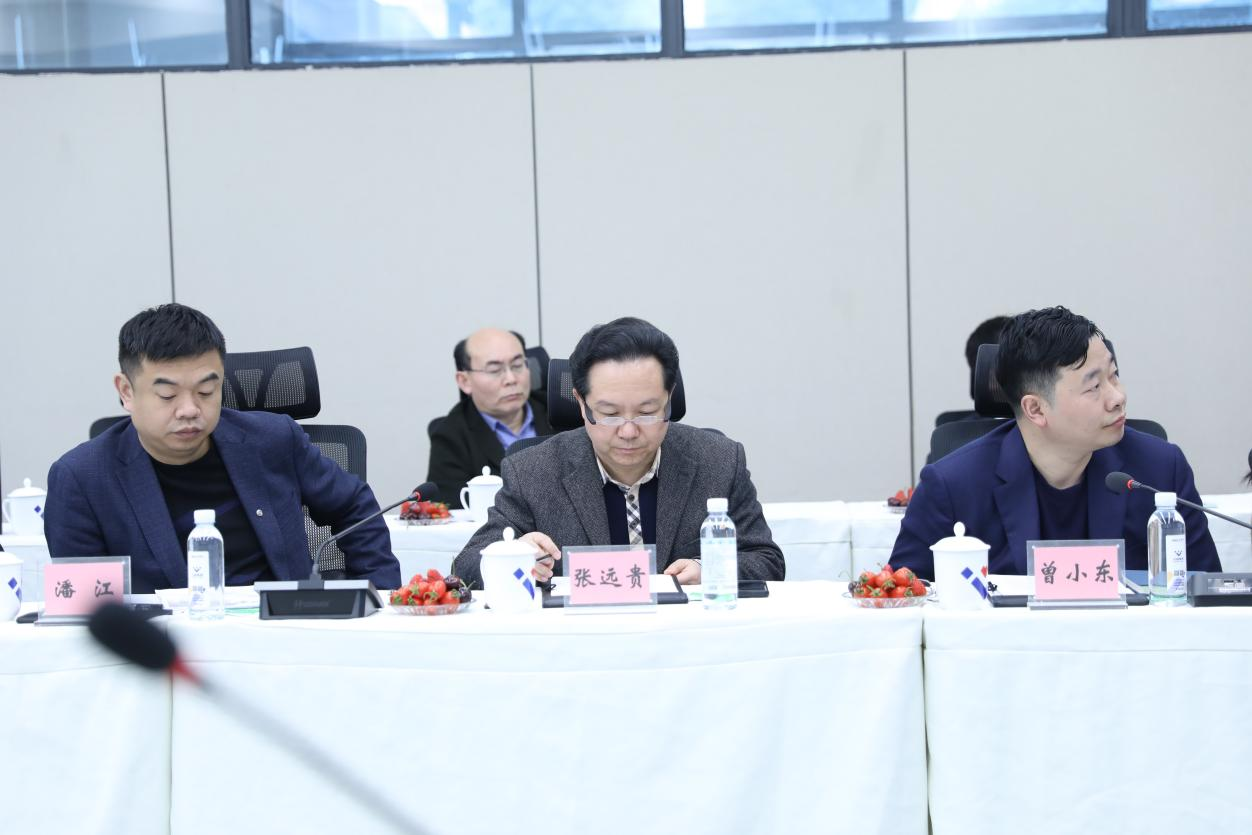 省冶金地質(zhì)勘查院侯院長(zhǎng)一行蒞臨川威集團(tuán)連界基地考察交流(圖3) 省冶金地質(zhì)勘查院侯院長(zhǎng)一行蒞臨川威集團(tuán)連界基地考察交流(圖3)