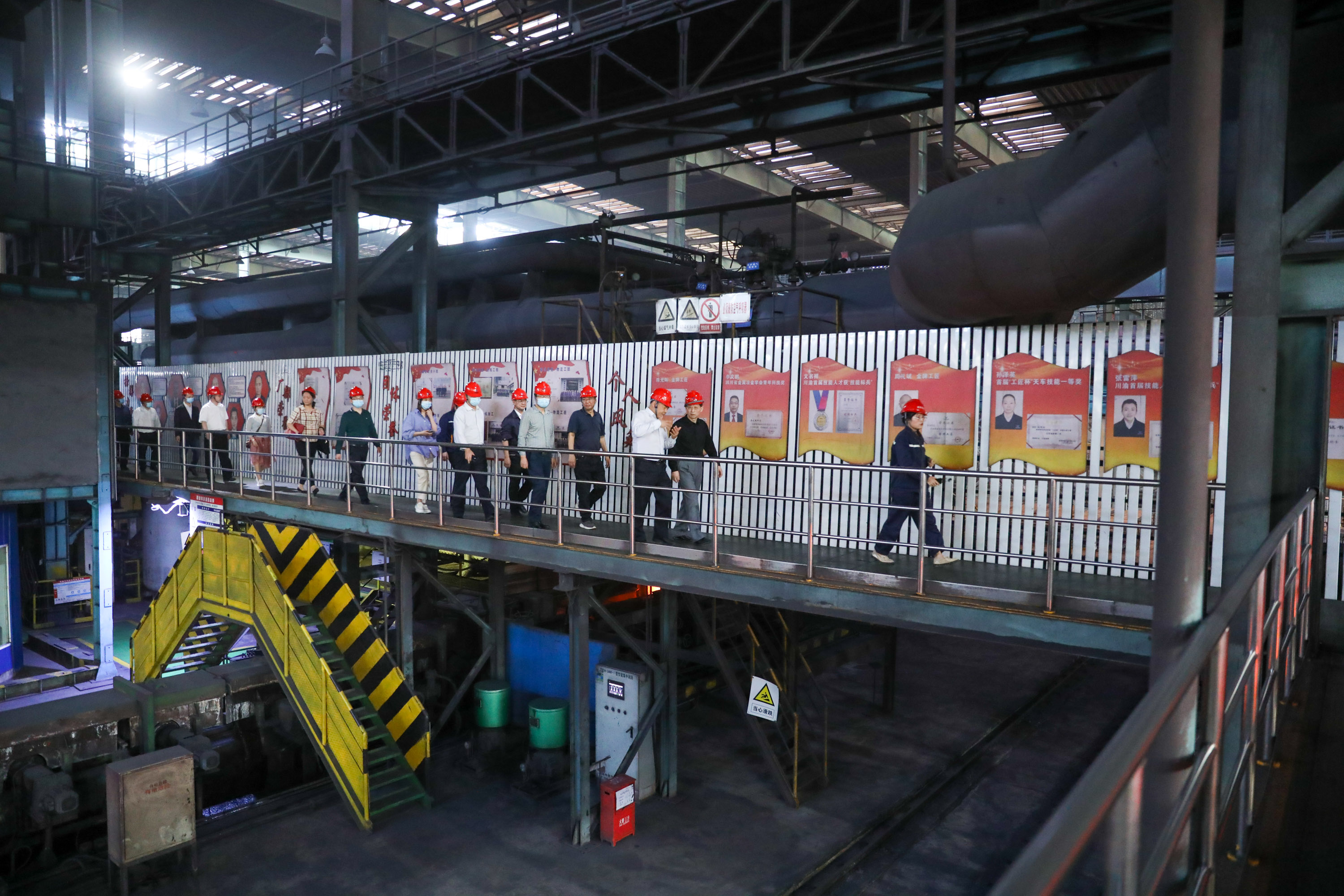 內(nèi)江市人大常委會(huì)魏紅鋒一行到川威連界基地專(zhuān)題調(diào)研(圖4) 內(nèi)江市人大常委會(huì)魏紅鋒一行到川威連界基地專(zhuān)題調(diào)研(圖4)