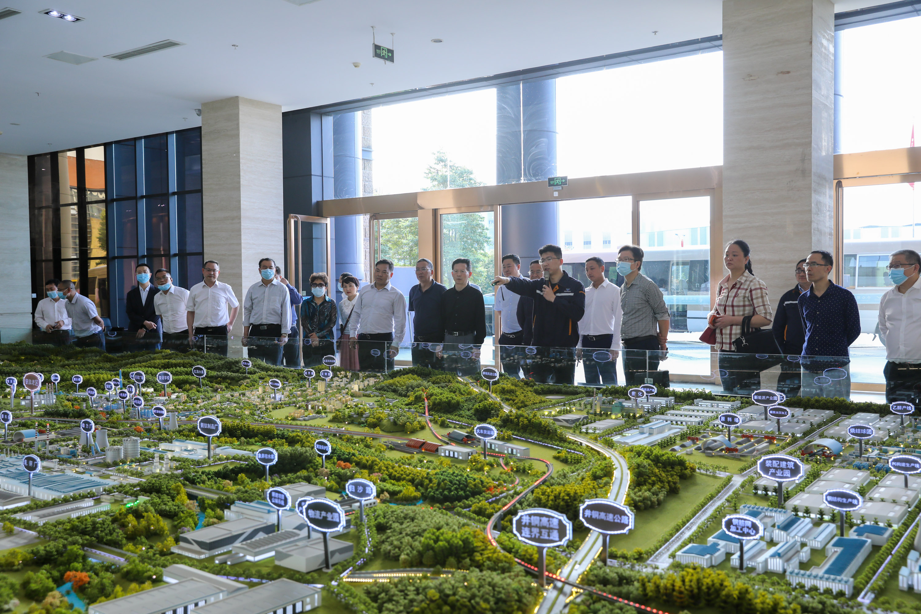 內(nèi)江市人大常委會魏紅鋒一行到川威連界基地專題調(diào)研