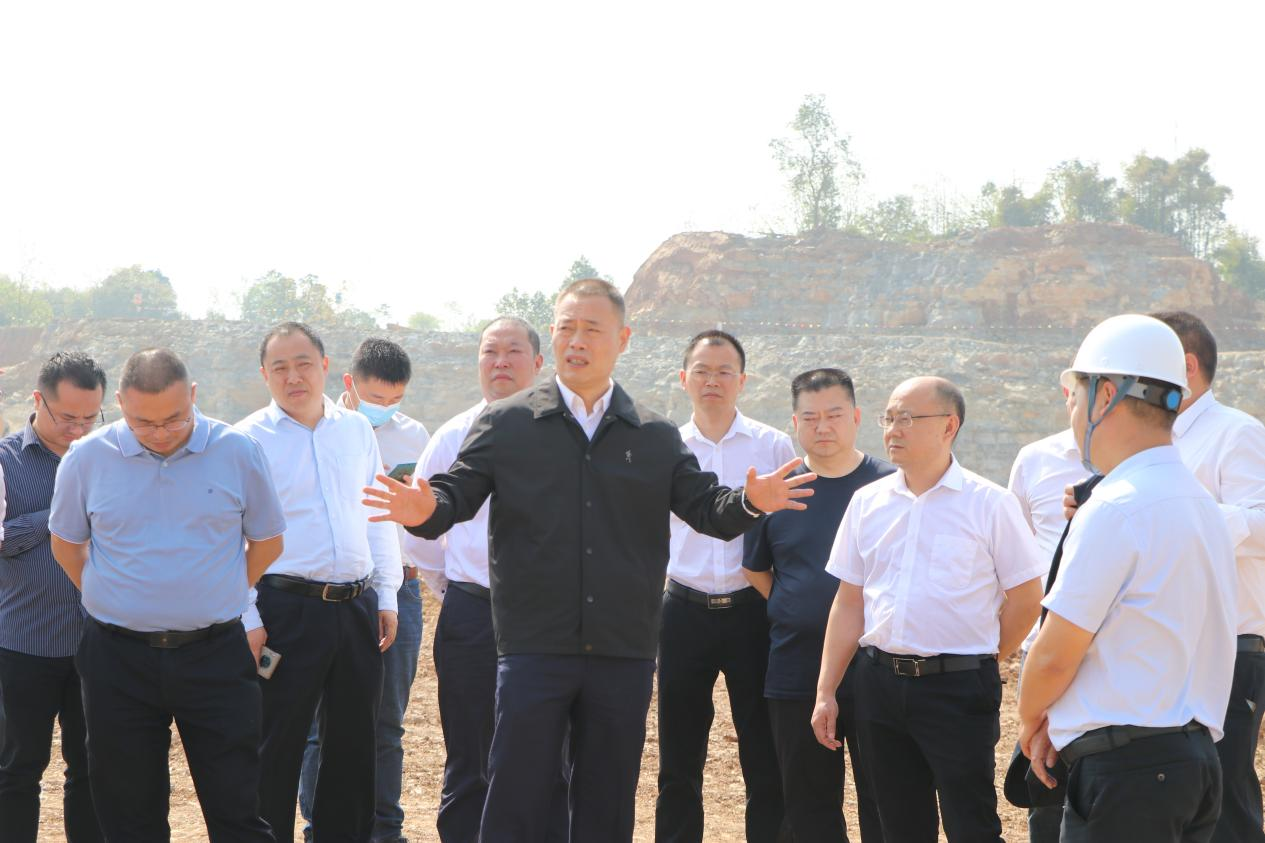 仁壽縣委書記王岳一行蒞臨星船城建寶公司礦山開展工作調研(圖2) 仁壽縣委書記王岳一行蒞臨星船城建寶公司礦山開展工作調研(圖2)