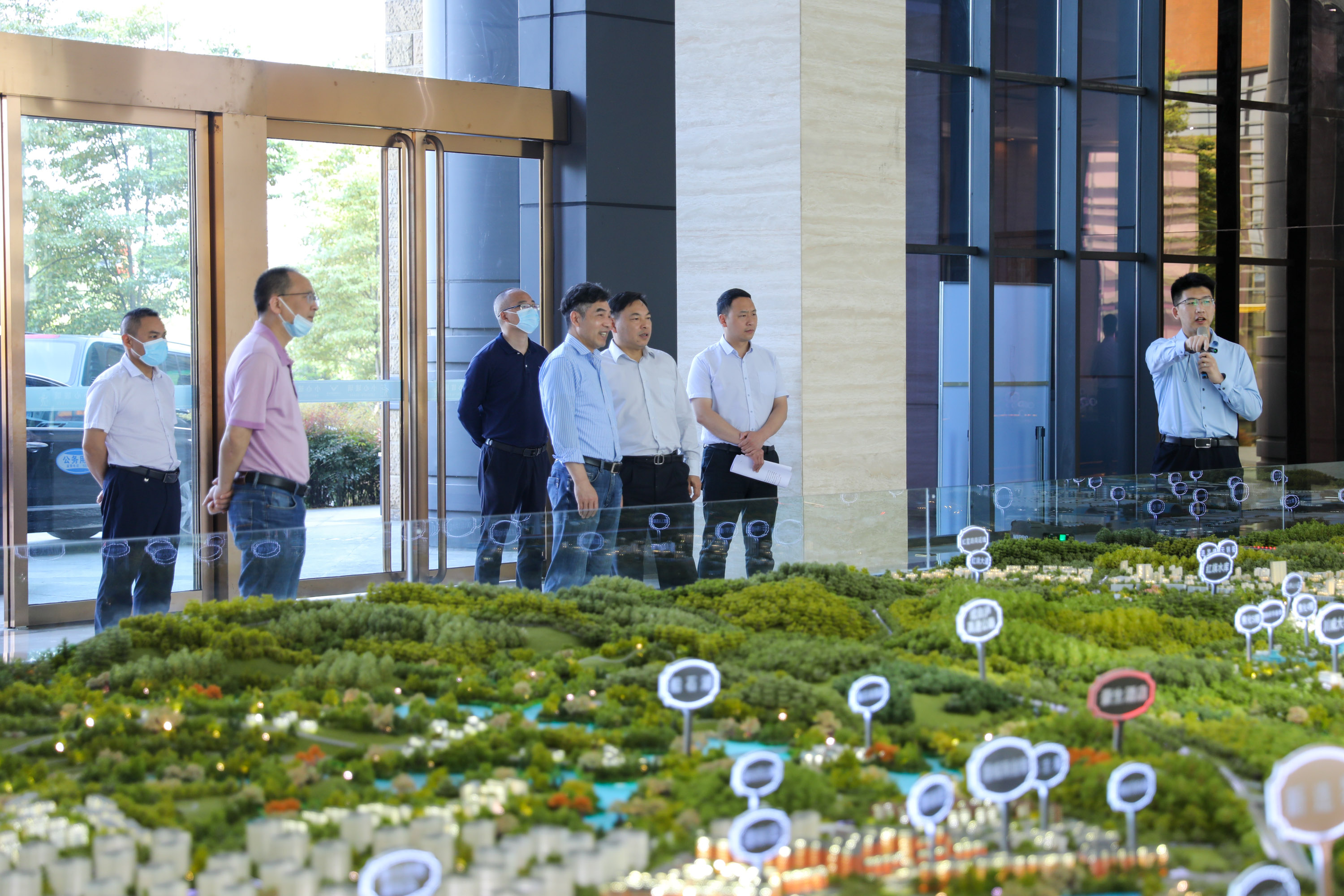 省市工商聯(lián)到川威開展民營(yíng)企業(yè)調(diào)研(圖1)