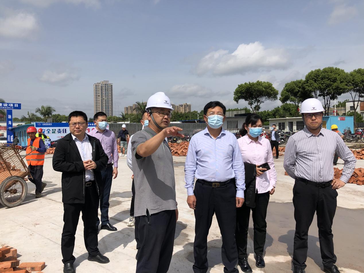 內(nèi)江市委常委蔣學東到集團承建的隆昌方艙醫(yī)院項目  調(diào)研檢查工作
