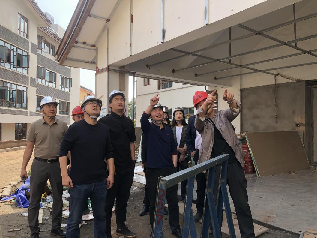 集團王勁董事長蒞臨攀西區(qū)域視察指導(圖2) 集團王勁董事長蒞臨攀西區(qū)域視察指導(圖2)
