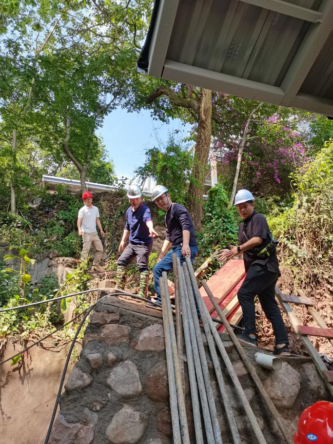 集團王勁董事長蒞臨攀西區(qū)域視察指導(圖3) 集團王勁董事長蒞臨攀西區(qū)域視察指導(圖3)