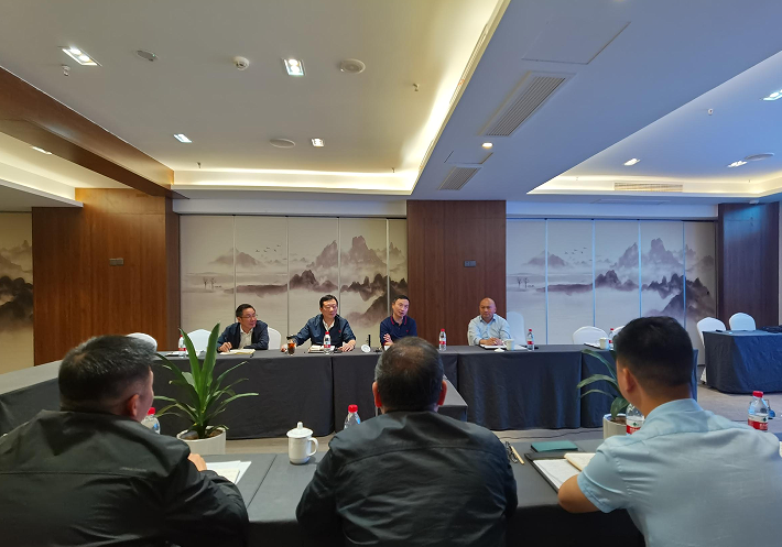 集團董事長王勁組織召開礦業(yè)總公司鹽源片區(qū)工作專題會