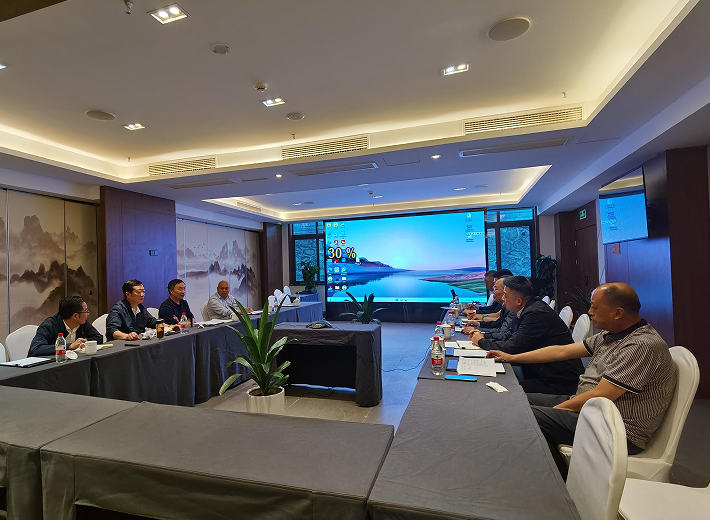 集團董事長王勁組織召開礦業(yè)總公司鹽源片區(qū)工作專題會(圖2) 集團董事長王勁組織召開礦業(yè)總公司鹽源片區(qū)工作專題會(圖2)