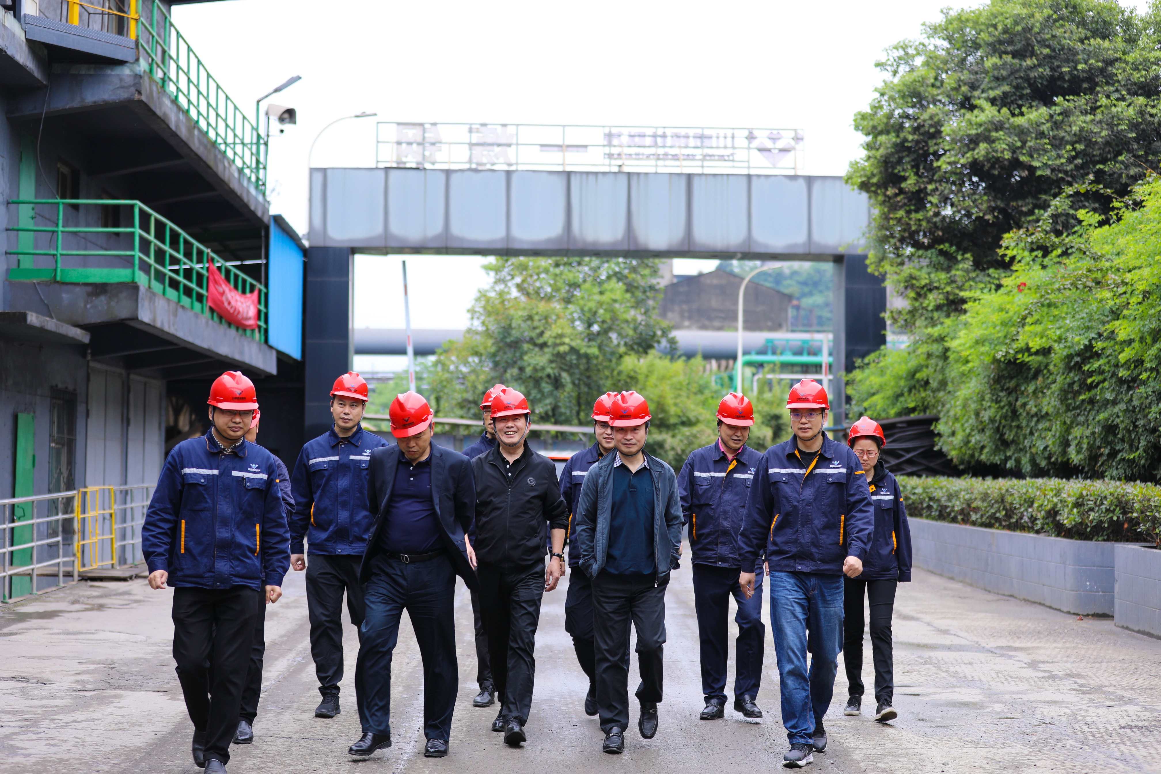 勞動(dòng)最光榮！川威集團(tuán)董事長(zhǎng)王勁一行“五一”勞動(dòng)節(jié)視察連界區(qū)域重點(diǎn)項(xiàng)目