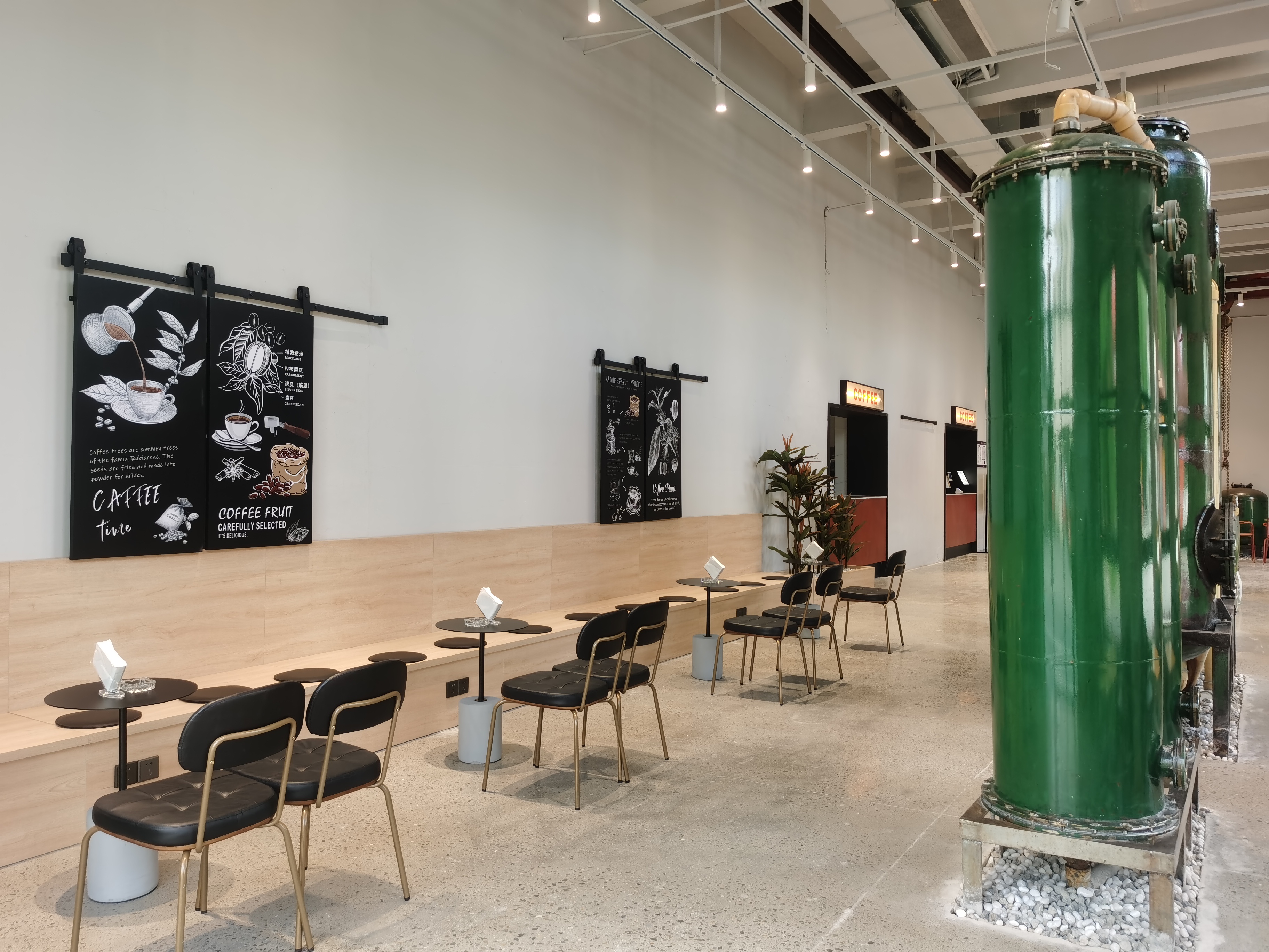 堅(jiān)持熱愛(ài) 不負(fù)耕耘——集團(tuán)董事長(zhǎng)王勁蒞臨工業(yè)研學(xué)旅行營(yíng)地視察指導(dǎo)(圖4) 堅(jiān)持熱愛(ài) 不負(fù)耕耘——集團(tuán)董事長(zhǎng)王勁蒞臨工業(yè)研學(xué)旅行營(yíng)地視察指導(dǎo)(圖4)